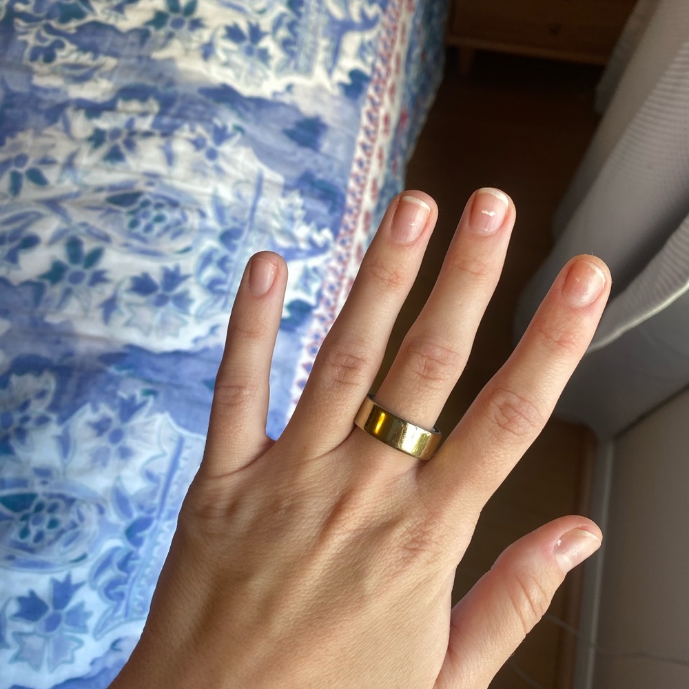 Oura ring 4 gold size 8
